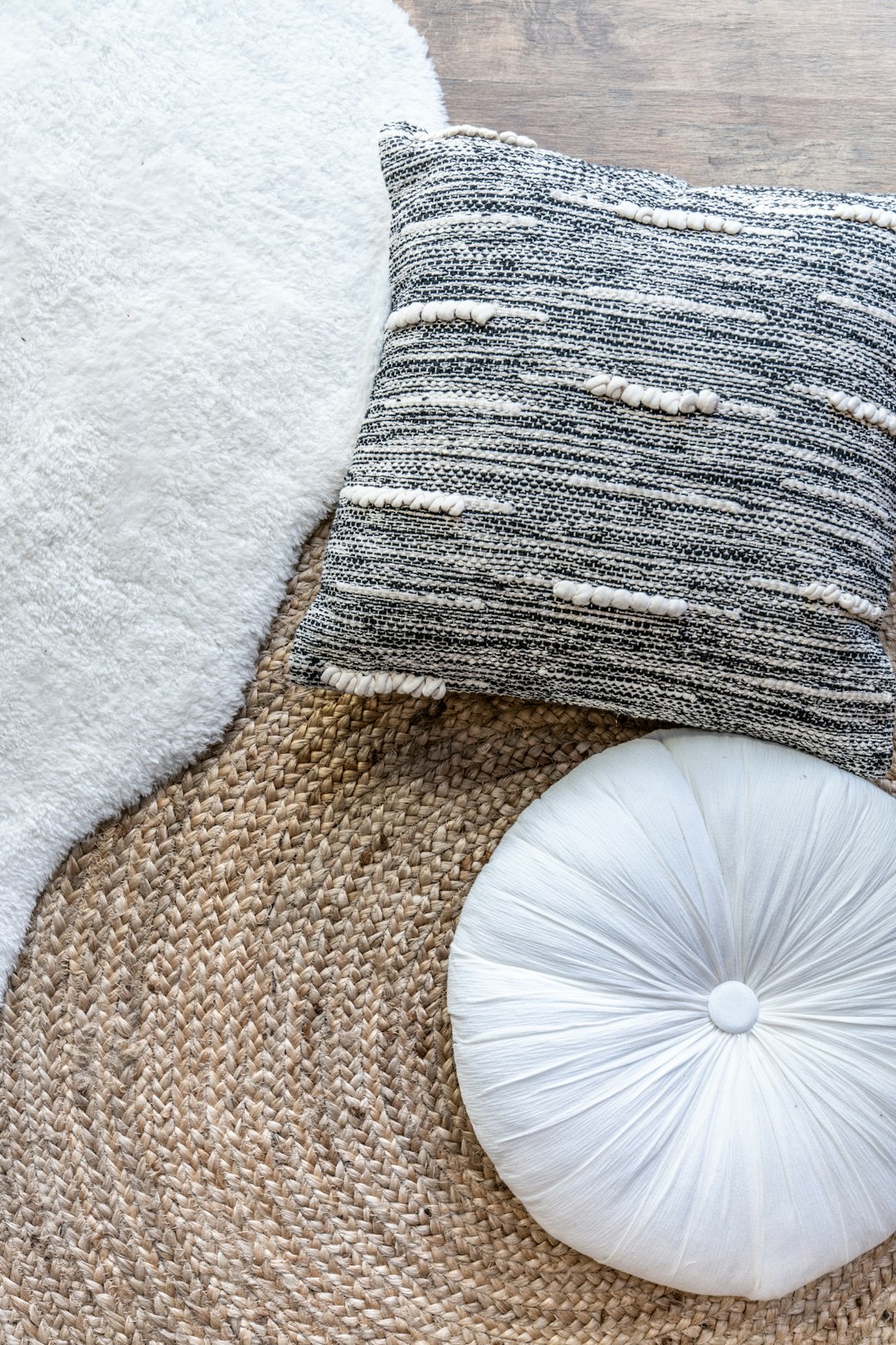 two-pillows-jv5jqlgp4h0